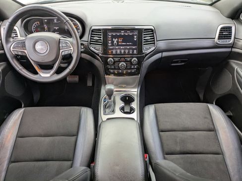 Used 2021 Jeep Grand Cherokee Laredo X image 16