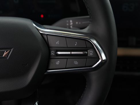 Used 2025 Chevrolet Equinox ACTIV image 17