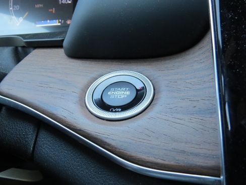 Used 2022 Jeep Grand Cherokee Summit w/ Luxury Tech Group V AWD/4WD image 22