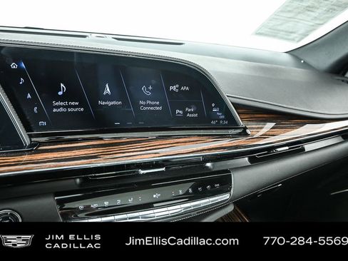 Certified 2023 Cadillac Escalade Premium Luxury image 13