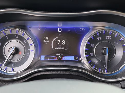 Used 2020 Chrysler 300 Touring w/ Sport Appearance Package RWD image 8