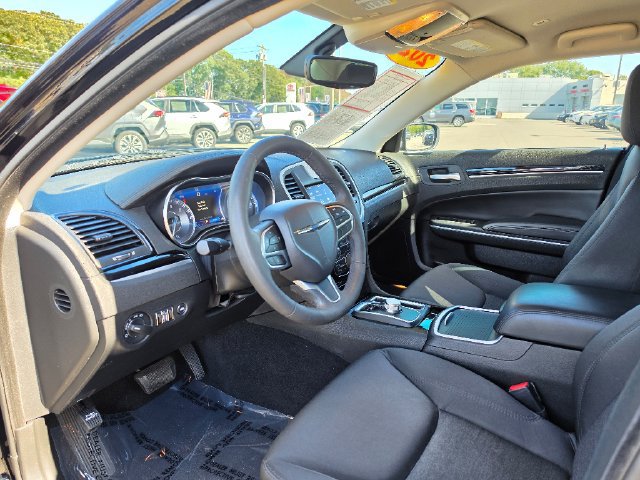 Used 2023 Chrysler 300 Touring w/ Sport Appearance Package RWD image 20