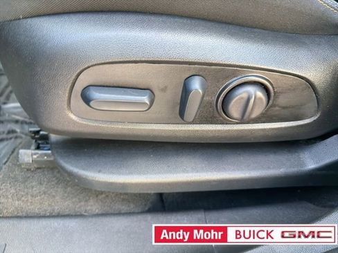 Used 2024 Chevrolet Equinox LT FWD image 27