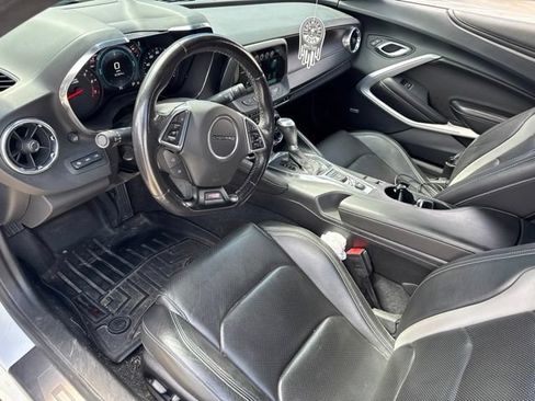 Used 2018 Chevrolet Camaro SS RWD image 15