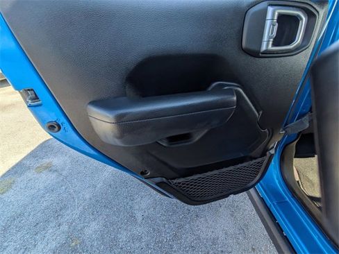 Used 2025 Jeep Wrangler Unlimited Rubicon image 22