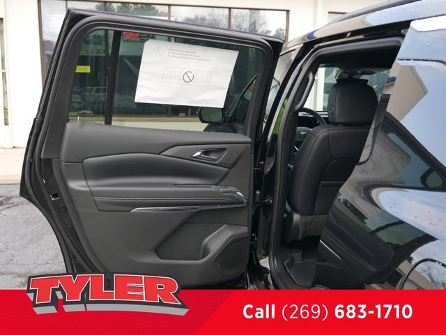 New 2026 Chevrolet Traverse LT w/ Driver Confidence Package AWD/4WD image 19