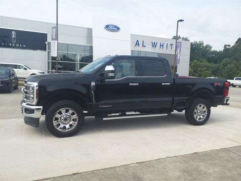 Used 2024 Ford F250 Lariat w/ Chrome Package AWD/4WD image 2