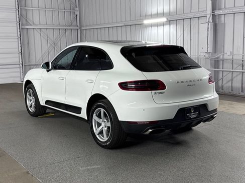 Used 2018 Porsche Macan AWD/4WD image 11