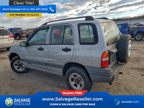 Used 2000 Chevrolet Tracker 4WD w/ Preferred Equipment Group 2 image 3
