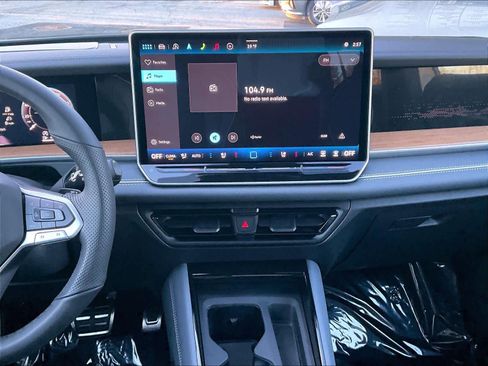 New 2026 Volkswagen Tiguan SEL R-Line image 13