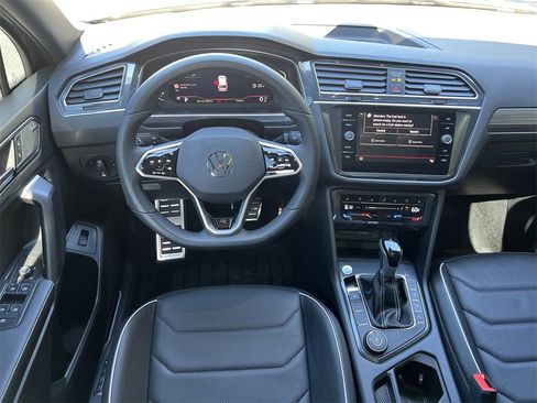 Used 2024 Volkswagen Tiguan SEL R-Line image 19