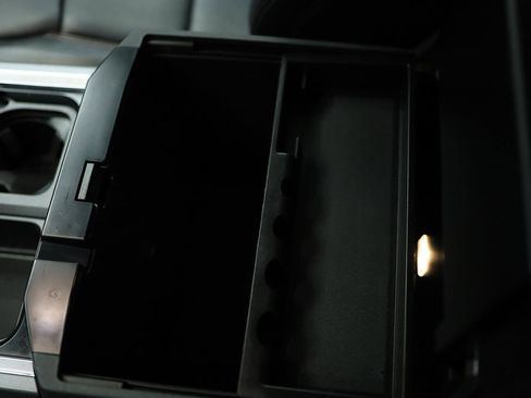 Used 2023 Ford F350 Lariat image 39