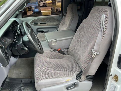 Used 2001 Dodge Ram 3500 Truck SLT image 17