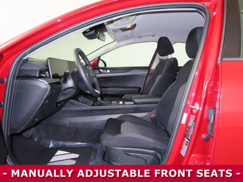 Used 2025 Kia K5 LXS image 4