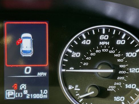 Used 2024 Subaru Crosstrek 2.0i Premium image 19