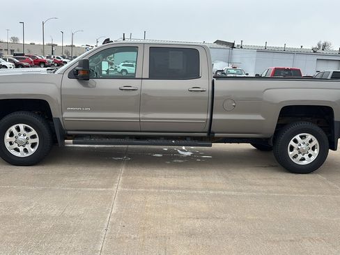Used 2017 Chevrolet Silverado 2500 LT w/ LT Convenience Package image 6