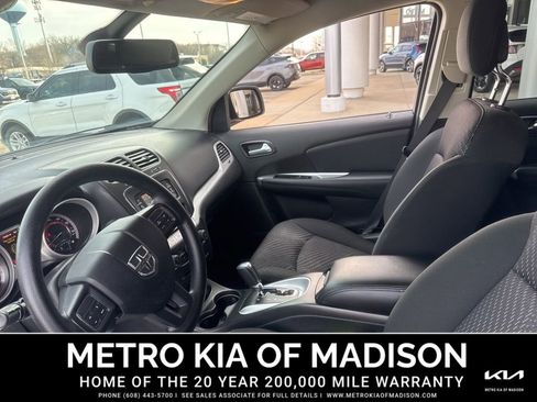 Used 2019 Dodge Journey SE w/ Blacktop Package image 13