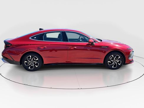 Used 2025 Hyundai Sonata SEL FWD image 4