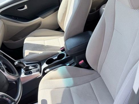 Used 2017 Hyundai Elantra GT FWD image 10