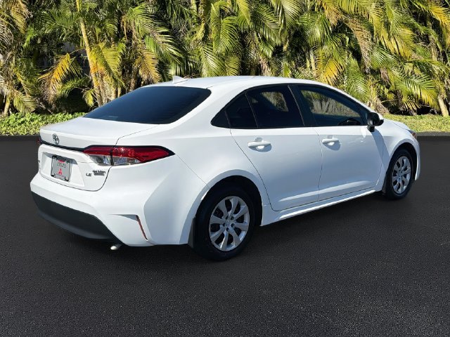Used 2025 Toyota Corolla LE FWD image 4