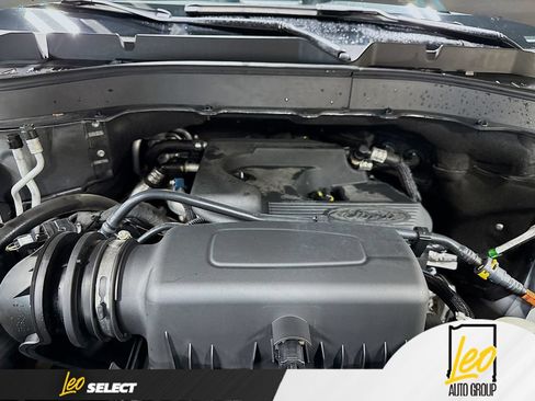 Used 2020 Ford Explorer XLT w/ Equipment Group 202A AWD/4WD image 33