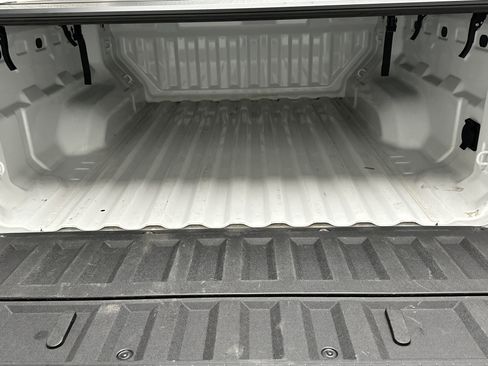 Used 2024 Chevrolet Colorado Z71 w/ Z71 Convenience Package 2 image 15