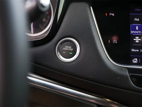 Used 2025 Cadillac XT5 Luxury image 18