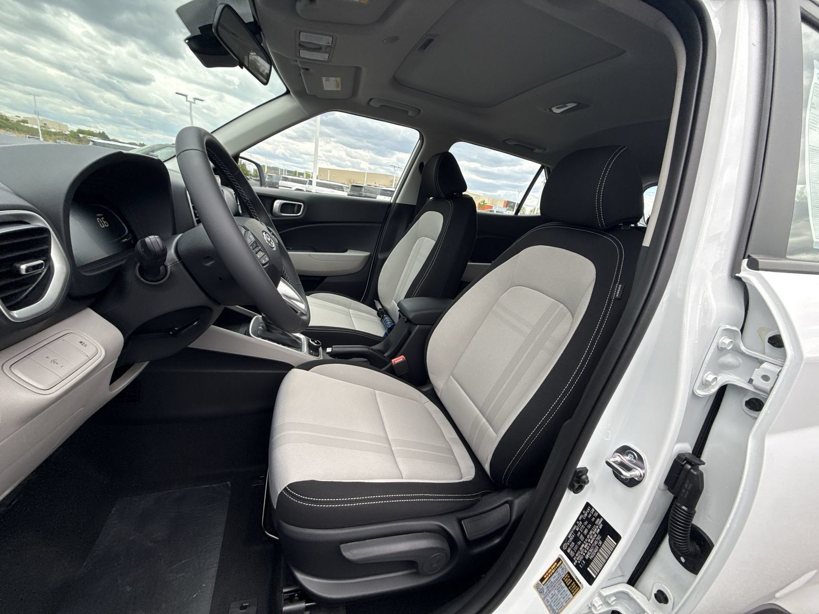 Used 2026 Hyundai Venue SEL FWD image 13