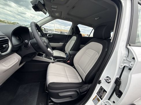 New 2026 Hyundai Venue SEL FWD image 13