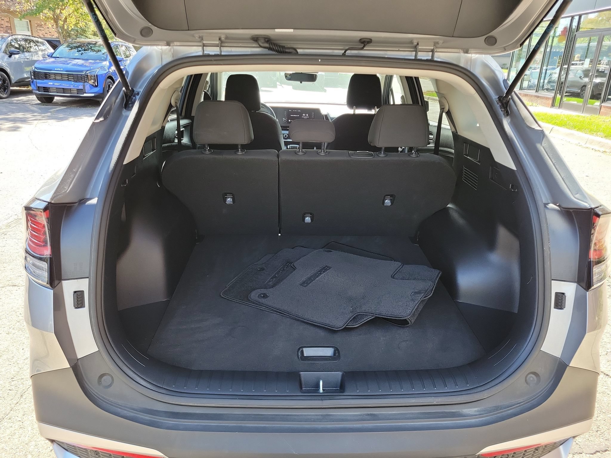 Used 2025 Kia Sportage LX FWD image 26
