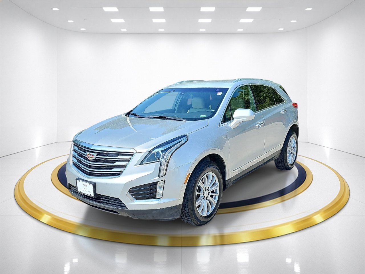 Used 2017 Cadillac XT5 FWD image 1