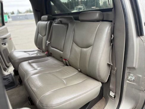 Used 2005 Chevrolet Avalanche 2500 w/ Preferred Equipment Group image 10