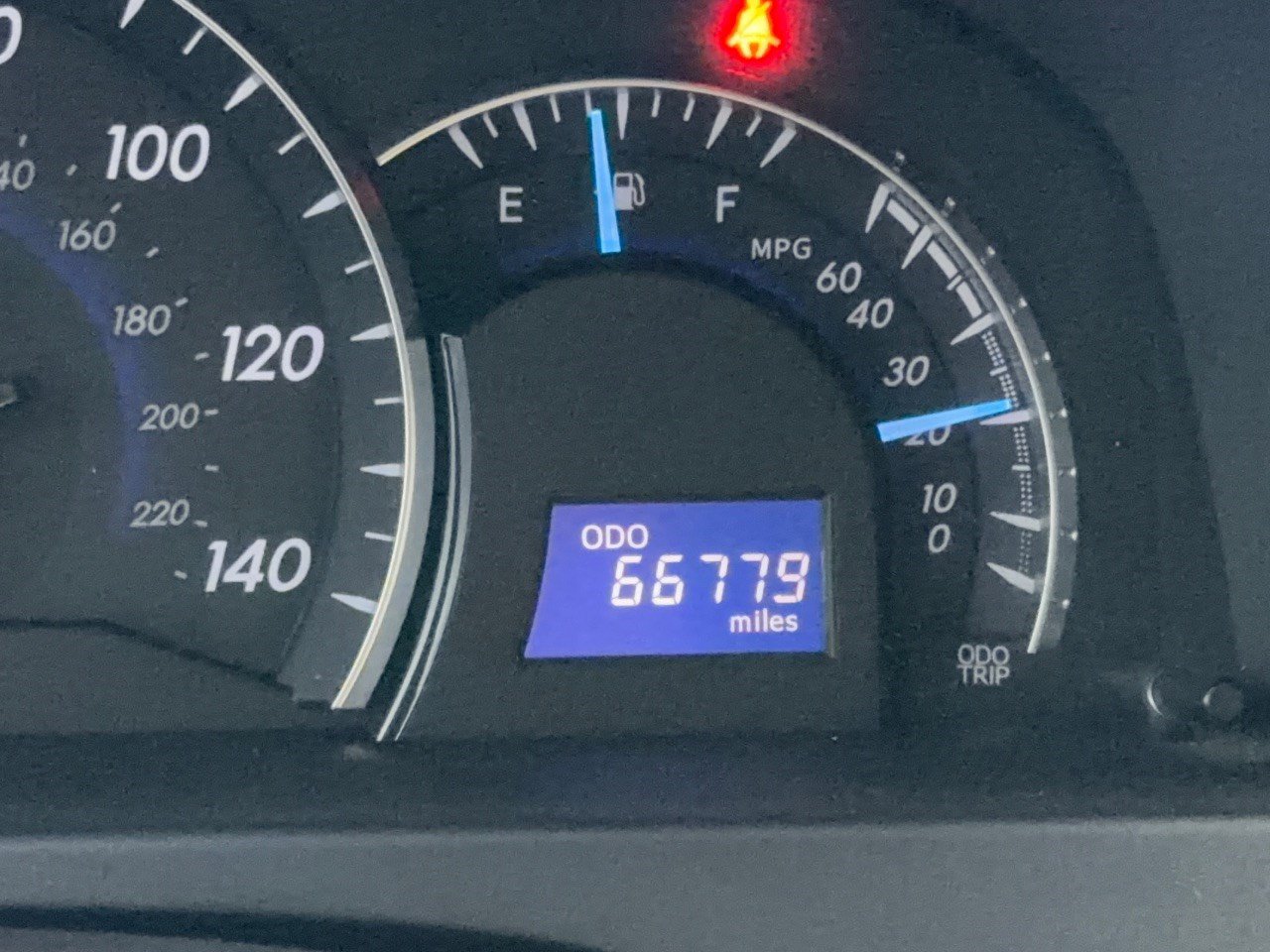 Used 2014 Toyota Camry XLE FWD image 26