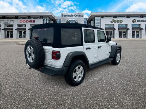 Used 2022 Jeep Wrangler Unlimited Sport AWD/4WD image 8