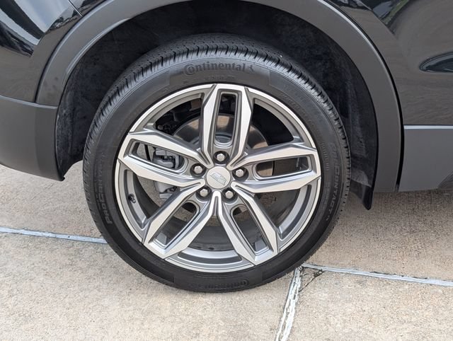 Used 2023 Cadillac XT4 Sport FWD image 3
