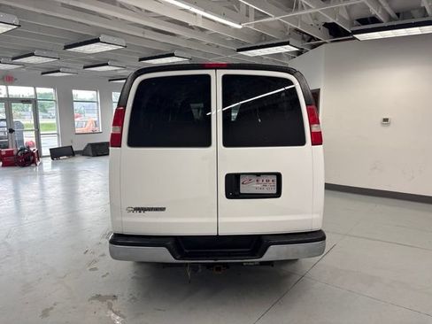 Used 2017 Chevrolet Express 3500 LT w/ LT Preferred Equipment Group RWD image 7