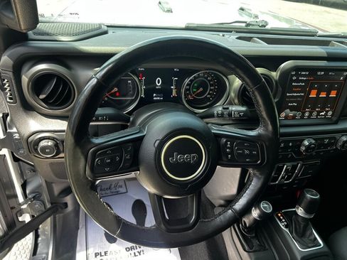 Used 2021 Jeep Wrangler Unlimited Sport AWD/4WD image 31