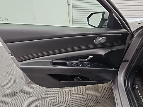 Used 2024 Hyundai Elantra SEL w/ Convenience Package image 31