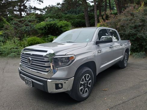 Used 2021 Toyota Tundra Limited w/ Limited Premium Package AWD/4WD image 3