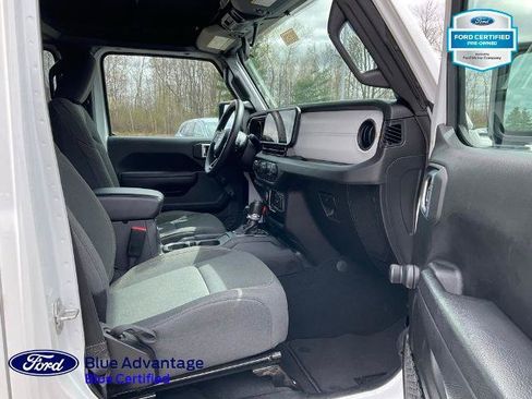 Used 2024 Jeep Wrangler Unlimited Sport AWD/4WD image 18