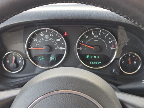 Used 2017 Jeep Wrangler Sport image 18