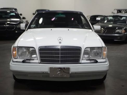 Used 1995 Mercedes-Benz E 320 Convertible image 2