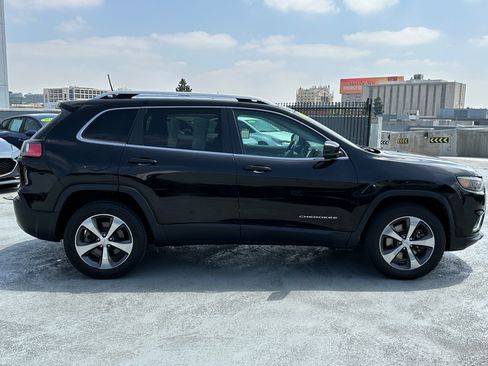 Used 2019 Jeep Cherokee Limited AWD/4WD image 9