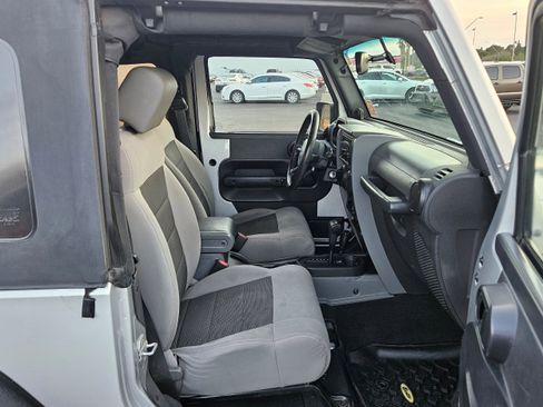 Used 2008 Jeep Wrangler X image 21