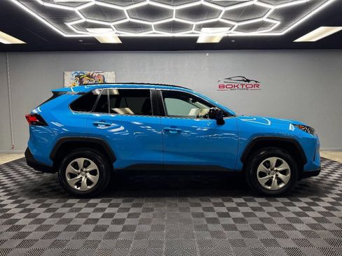 Used 2020 Toyota RAV4 LE FWD image 17