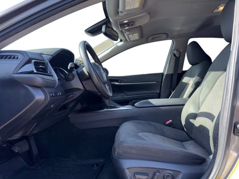 Used 2023 Toyota Camry LE w/ Convenience Package FWD image 10