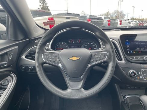 Used 2024 Chevrolet Malibu LT FWD image 13