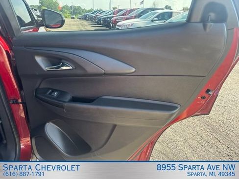 Used 2022 Chevrolet TrailBlazer RS w/ Sun and Liftgate Package AWD/4WD image 28