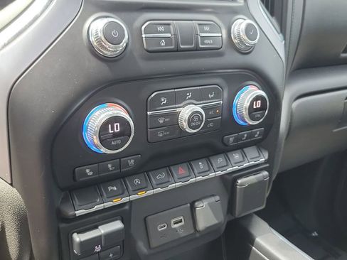 Used 2021 GMC Sierra 1500 SLT w/ SLT Premium Package RWD image 18