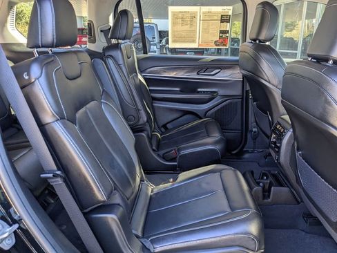 Used 2023 Jeep Grand Cherokee L Limited image 29